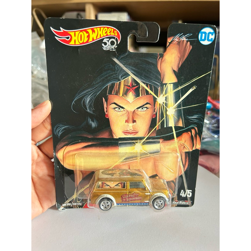 รถฮอทวล ลอยาง Hot Wheels Wonder Woman Austin Mini Van Alex Ross