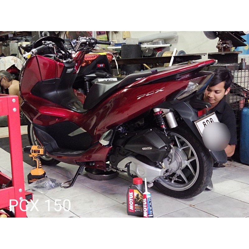 ชุดน้ำมันเครื่องพร้อมน้ำมันเฟืองท้าย-aerox-nmax-lexi-pcx-click-motul-สังเคราะห์100