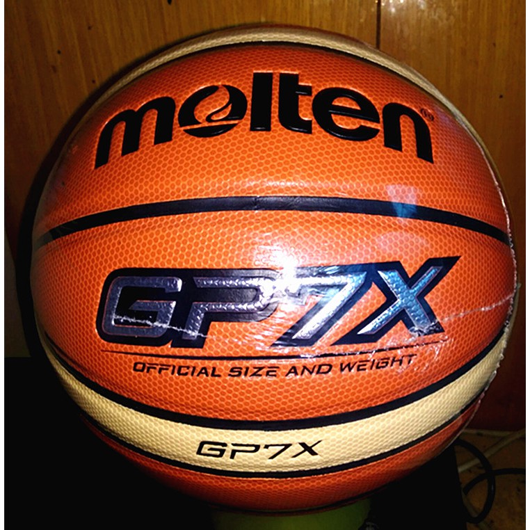 ภาพหน้าปกสินค้ามี มอก. % ลูกบาส(บาสเกตบอล) Molten รุ่น GP7X (พร้อมเข็ม+ตาข่าย) PU หนังบาสเกตบอลอย่างเป็นทางการขนาด Basketball