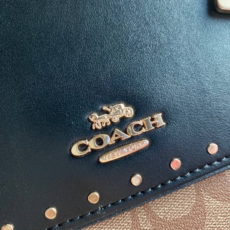 กระเป๋าสะพายข้างผู้หญิง-แบรนด์ของแท้-สอนค้า-coach-outlet-ราคาถูกมาก