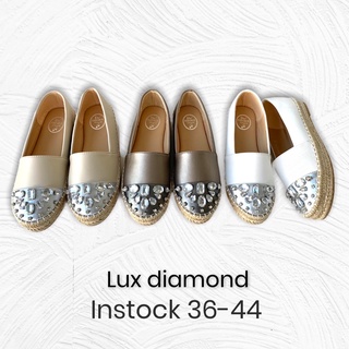Lux-Diamond | size 36-40 | รองเท้าผู้หญิงทรงกังฟูประดับเพชรด้านหน้า มีสีครีม เทาเข้ม ขาว