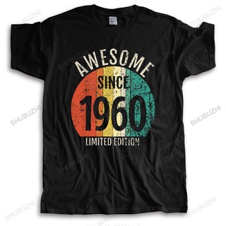 เสื้อผ้าผชเสื้อยืดแขนสั้น พิมพ์ลาย Awesome Since 1960 60 ปี ของขวัญวันเกิดครบรอบ 60 ปีS-5XL