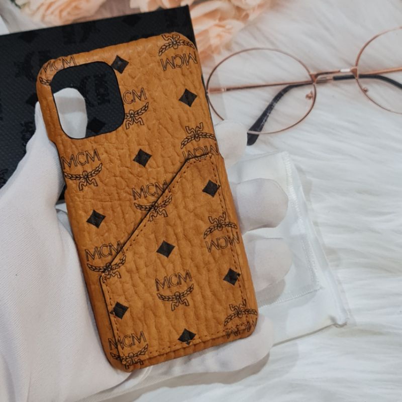 MCM - MCM iPhone11promax ケース ゴールド MCM iPhone 11 Pro Max Case in Visetos Gold Original $145+