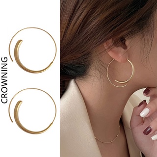 ต่างหูผู้หญิงแบบวงกลมสีทองเคลือบด้านการออกแบบในยุโรปและอเมริกาที่พูดเกินจริง C328