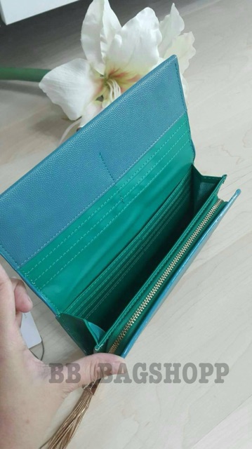 กระเป๋า-charles-amp-keith-tassel-detail-wallet-สีเขียวอมฟ้า