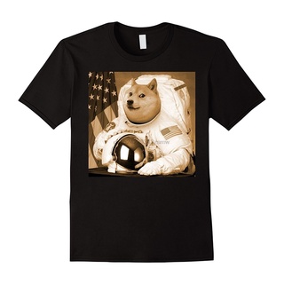 เสื้อยืดผ้าฝ้ายพิมพ์ลายคลาสสิก ใหม่ เสื้อยืดแฟชั่น พิมพ์ลายนักบินอวกาศ 3D Dogecoin Moon สําหรับผู้ชาย