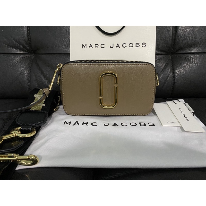 marc jacobs snapshot grey