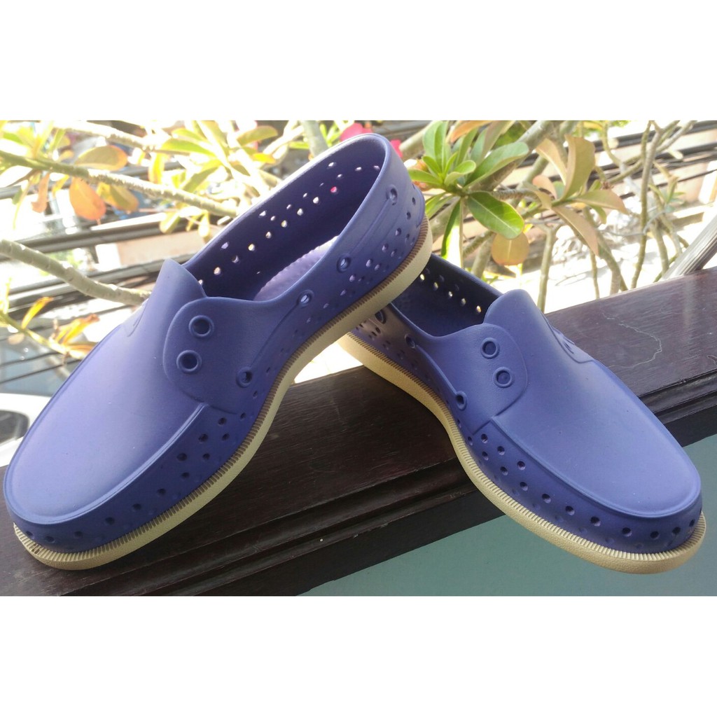 รองเท้า native มือ สอง