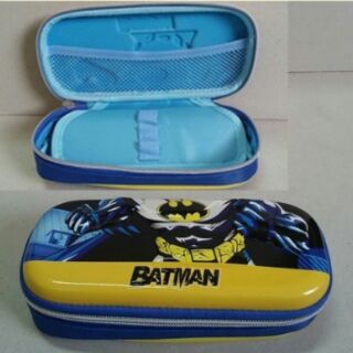 อุปกรณ์ เครื่องเขียน กล่องดินสอซิป รูปด้านหน้า เป็น 3D นูนออกมาคะ ลาย แบทแมน Batman ขนาด 4x8.5X2 นิ้ว