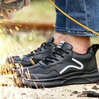 ภาพขนาดย่อของภาพหน้าปกสินค้ารองเท้าเซฟตี้ safety shoes รองเท้าหัวเหล็ก กันน้ำ ป้องกันการชนและป้องกันการเจาะ(35-46) จากร้าน tapricotac บน Shopee