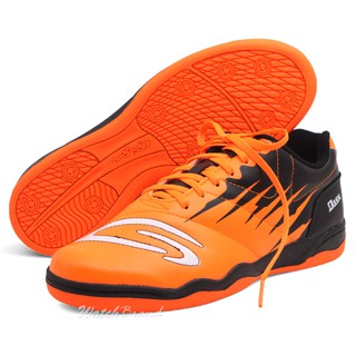 ภาพหน้าปกสินค้าGIGA รองเท้ากีฬาออกกำลังกาย รองเท้าฟุตซอล รุ่น FG414 สีส้มดำ ที่เกี่ยวข้อง