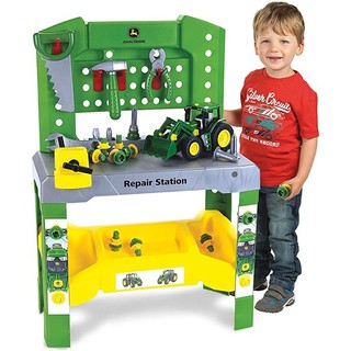 โต๊ะช่างสำหรับเด็ก ยี่ห้อ John Deere Repair Station With Take A Part Tractor ของแท้จากเมกา