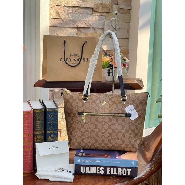 coach-gallery-tote-in-signature-canvas