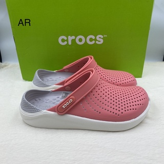 รองเท้า Crocs แบบสวมสำหรับผู้หญิงสีมาใหม่ งานสวยดูดีทันสมัย น้ำหนักเบาสวมใส่สบาย รับรองสินค้าตรงปกตามรูปค่ะ