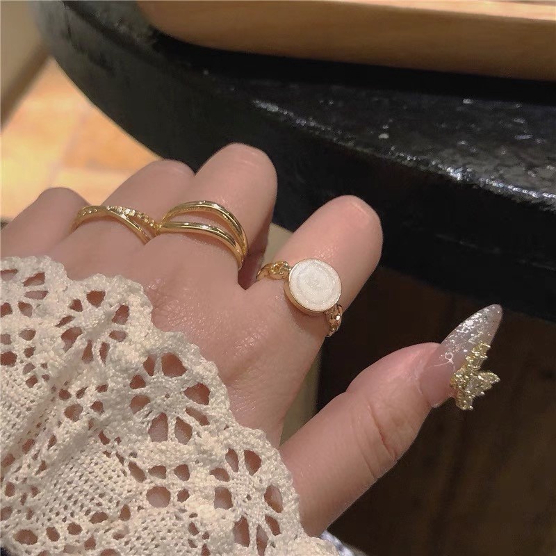 ภาพสินค้าปรับขนาดได้ แหวน เซ็ทละ 3 วง แหวนวินเทจ แหวนแฟชั่น เครื่องประดับสำหรับผู้หญิง สไตล์เกาหลี R15 จากร้าน pomns13 บน Shopee ภาพที่ 1