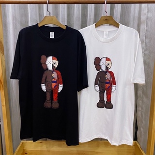 ภาพหน้าปกสินค้าเสื้อยืดแขนสั้น Kaws 008 ที่เกี่ยวข้อง