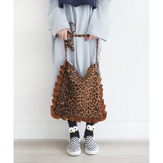 กระเป๋าผ้า​ leopard bow bag มี สีเข้ม อ่อน