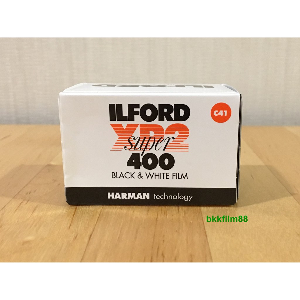 ภาพหน้าปกสินค้าฟิล์มขาวดำ ILFORD XP2 Super 400 35mm 36exp 135-36 Black and White Film ฟิล์มถ่ายรูป ล้างน้ำยาสี C41 ได้