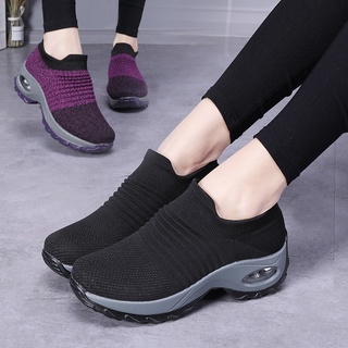 ภาพหน้าปกสินค้าKuike Sports รองเท้าผ้าใบสตรีส้นสูงระบายอากาศรองเท้าแพลตฟอร์มลำลอง SE5627 ซึ่งคุณอาจชอบราคาและรีวิวของสินค้านี้