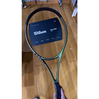 ภาพหน้าปกสินค้าไม้เทนนิส WILSON BLADE 100L V8 2021 (สินค้าสั่งทำตามออเดอร์ ไม่รับเปลี่ยน หรือคืน) ที่เกี่ยวข้อง