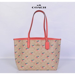 COACH TOTE IN SIGNATURE CANVAS WITH STRAWBERRY PRINT