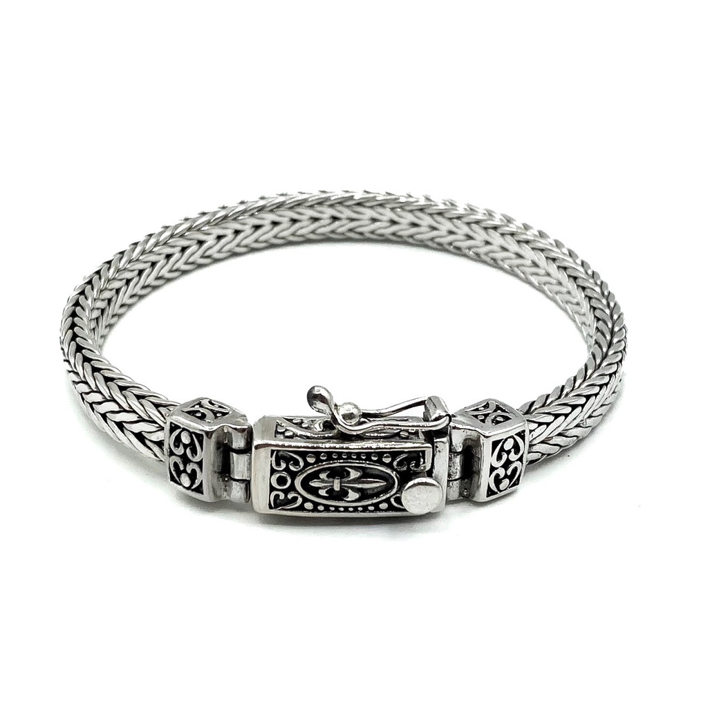 สร้อยข้อมือผู้ชาย-ลายถักเปียสี่เสา-ตีแบนเหลี่ยม-เงินแท้-925-925-sterling-silver-braided-bracelets-clsp0117