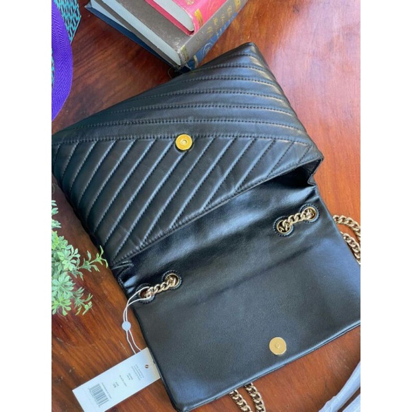 กระเป๋า-tory-burch-kira-chevron-quilted-convertible-leather-crossbody-bag