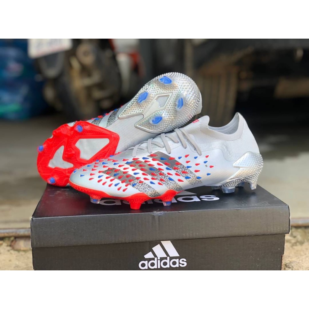 รองเท้าสตั๊ดอาดิดาส-ฟุตบอลadidas-predator-freak-1-fgสินค้าพร้อมส่ง