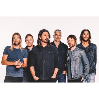 Foo Fighters Dave Grohl เดฟ โกรล ฟูไฟเตอส์ โปสเตอร์ วอลเปเปอร์ ตกแต่งผนัง วงดนตรี Poster โปสเตอร์วินเทจ โปสเตอร์วงดนตรี