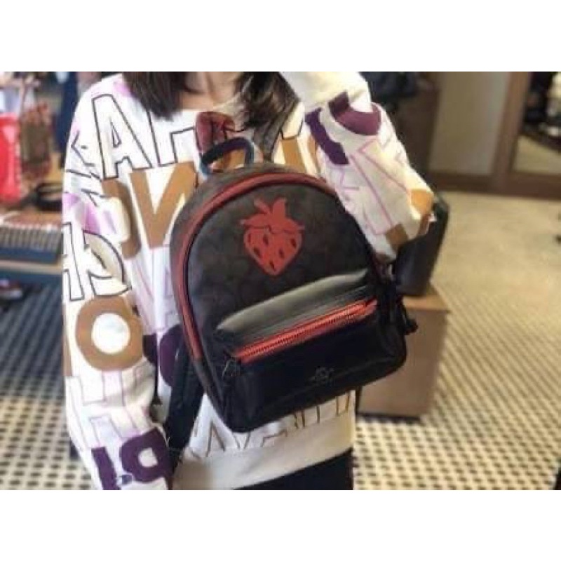 MEDIUM CHARLIE BACKPACK IN SIGNATURE CANVAS Shopee Thailand