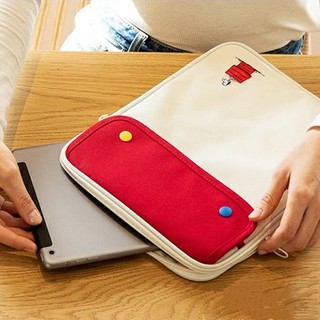 ภาพขนาดย่อของภาพหน้าปกสินค้า(ส่งจากกทม)กระเป๋าแล็ปท็อป กระเป๋า ipad 11''/MacBook/Notebook 13" กระเป๋าใส่แล็ปท็อปPVC Snoopyเกาหลี iPad Liner Bag จากร้าน dolphinbaybay บน Shopee