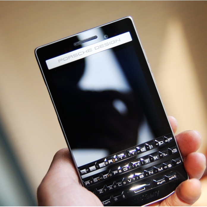 blackberry-p9983-ปอร์เช่โมบายโมบายคัสตอมลิมิเต็ด-ทริปเปิล-เทเลคอม-4g-ลิมิเต็ด-รอยัล-ไนท์