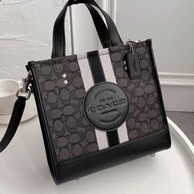 coach-dempsey-tote-22-in-signature-jacquard-with-stripe-and-coach-patchh