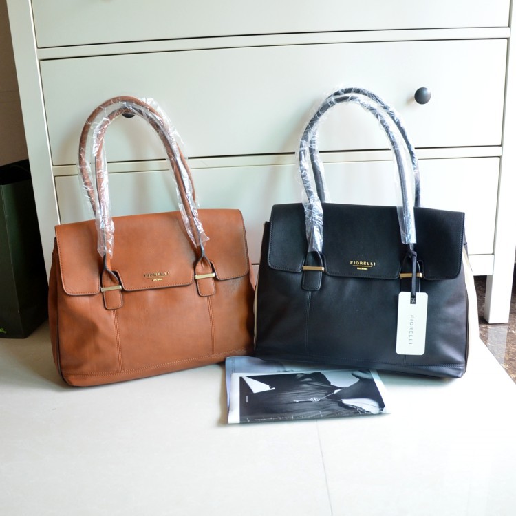 กระเป๋า-florelli-bag-หนังเรียบ-สวย-อักษรแบบ-metal-สีทอง-อะไหล่สีทอง-สวยหรู