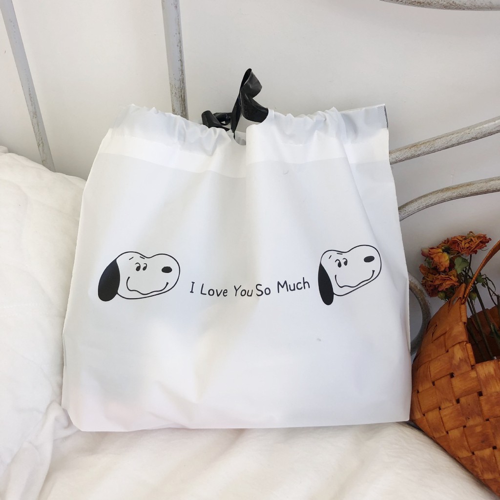 ภาพหน้าปกสินค้ากระเป๋าถือกระเป๋าช้อปปิ้งลาย Snoopy น่ารัก จากร้าน mmhouse.th บน Shopee