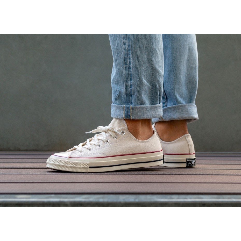 ภาพหน้าปกสินค้าCONVERSE Chuck Taylor All Star 70 ox (Classic Repro) - Parchment สีขาวครีม รองเท้า คอนเวิร์ส แท้ รีโปร 70 จากร้าน neasport บน Shopee