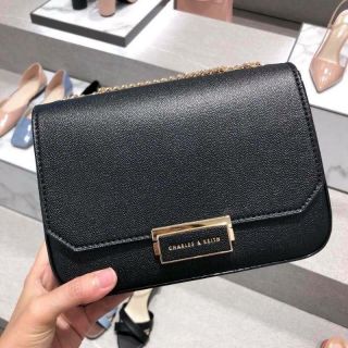 Sale พร้อมส่ง กระเป๋า Charles&keith รุ่นสายโซ่ ราคาส่ง