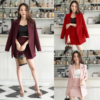 B17542 Set 3 ชิ้น เสื้อคลุมสูท + เสื้อครอปสายเดี่ยว + กระโปรงทรง A Set of 3 pieces: suit jacket + crop top + A-style ski