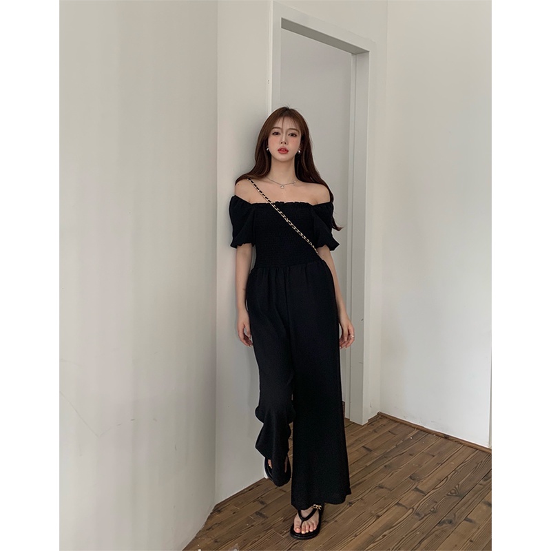 ภาพหน้าปกสินค้าพร้อมส่ง  lady black jumpsuit C1026 จั้มสูทขายาว จั้มสูทขายาวแขนตุ๊กตา