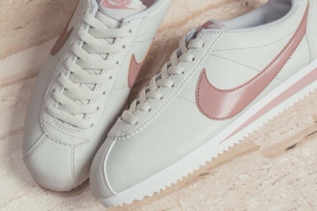 Nike Wmns Classic Cortez Leather Light Bone/ Particle Pink