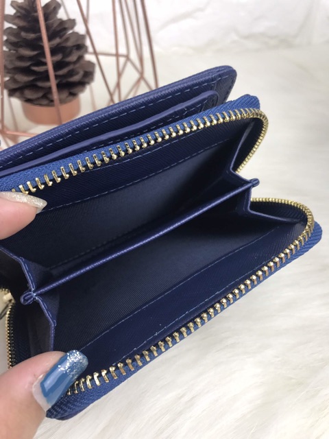 charles-amp-keith-short-wallet-ส่งฟรีems