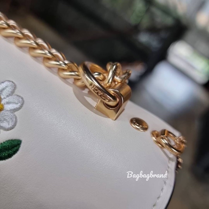 coach-c2858-klare-crossbody-with-daisy-embroidery-สินค้า-coach-factory-outlet