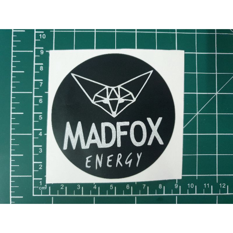 ราคาและรีวิวสติ๊กเกอร์ Madfox พื้นดำ งานไดคัท3M สะท้อนแสง ทนแดด ทนฝน ไม่ซีด