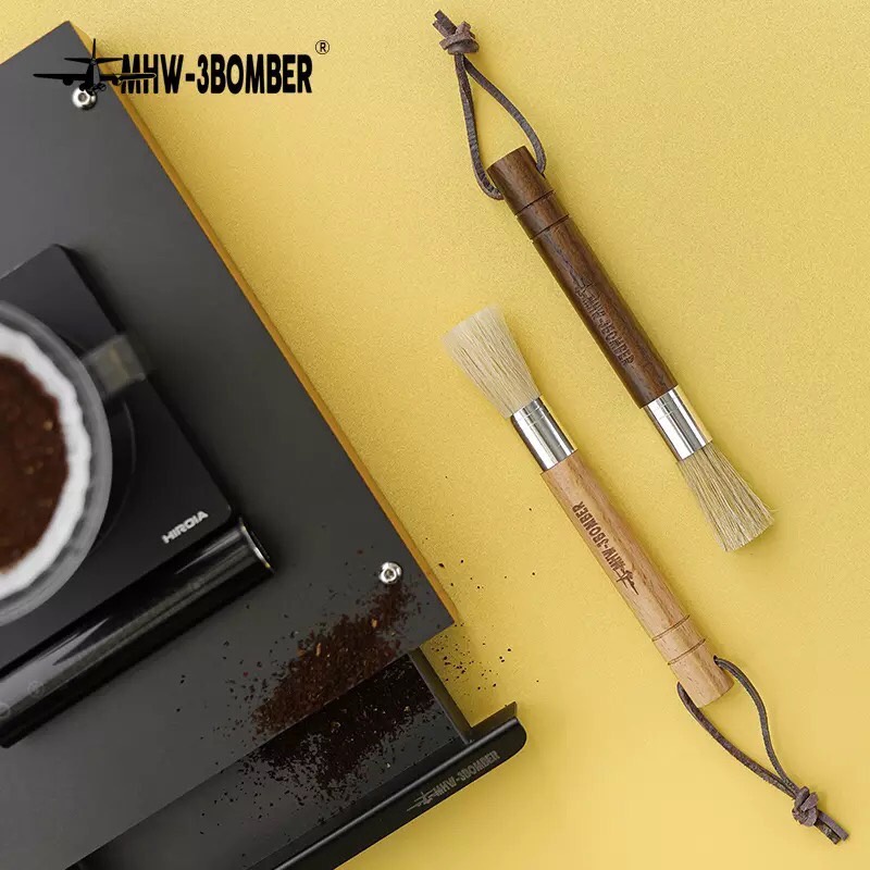 mhw-3bomber-แปรงปัดผงกาแฟ-ด้ามจับไม้-walnut-coffee-brush