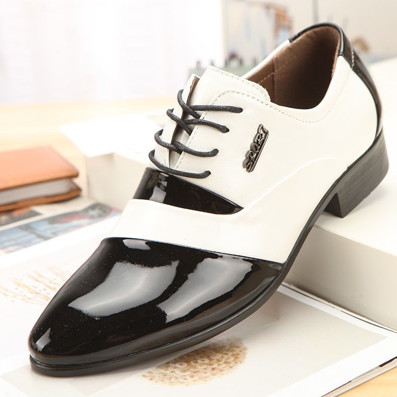 ภาพหน้าปกสินค้ารองเท้าหนัง ดำและขาว สีขาว แบบผูกเชือก หัวแหลม ลดราคา จากร้าน chotivitr1902 บน Shopee