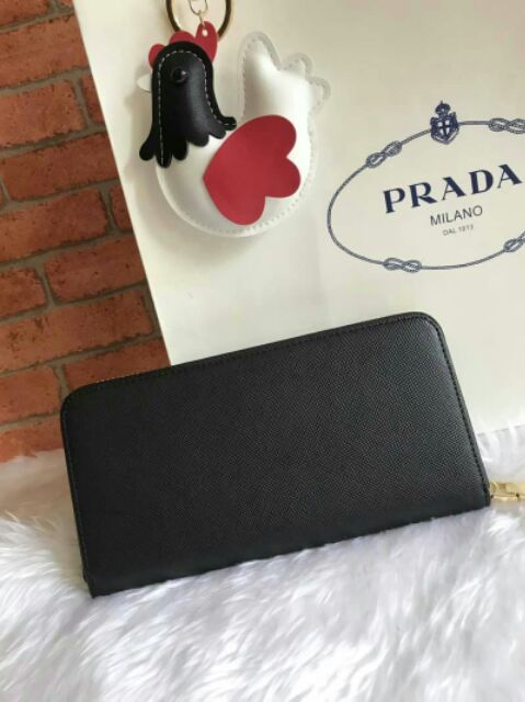 prada-หนังแท้