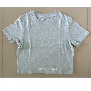 เสื้อครอป แบรนด์ cotton on สีเขียวอ่อน size s used สภาพดี ไม่มีตำหนิ