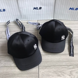 หมวก MLB โลโก้ NY ด้านข้าง มีริบบิ้นด้านหลัง หางยาว