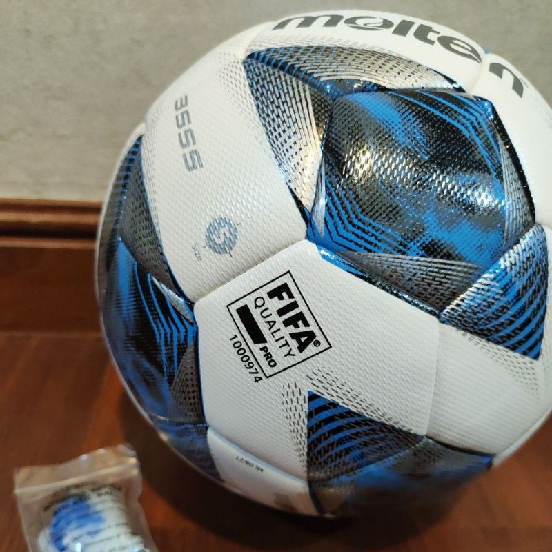 ภาพหน้าปกสินค้า(แท้100%) ลูกฟุตบอล แข่งขัน Molten F5A3555-K เบอร์5 ลูกฟุตบอลหนัง PU หนังเย็บ หนังอัด ลูกบอล สวย ฝึกซ้อม จากร้าน eulioily บน Shopee