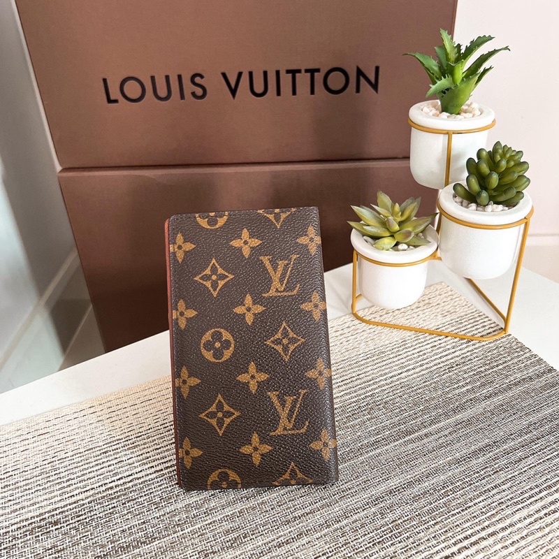 lv-สองพับ-มือสองของแท้-ค่ะ-รบกวนทั่กแชทก่อนสั่งค่ะ